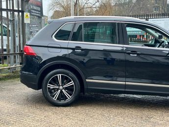 Volkswagen Tiguan 2.0 TDI BlueMotion Tech SE Navigation DSG 4Motion Euro 6 (s/s) 5