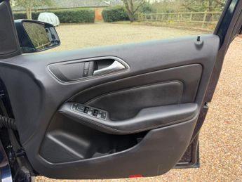 Mercedes-Benz B Class 2.1 B200d Sport (Executive) 7G-DCT Euro 6 (s/s) 5dr