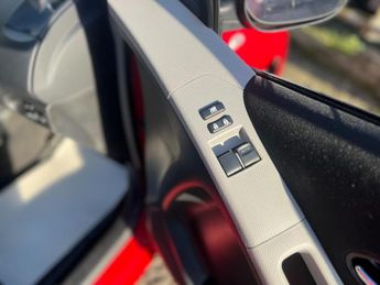 Toyota Yaris 1.33 Dual VVT-i T Spirit Euro 5 (s/s) 5dr