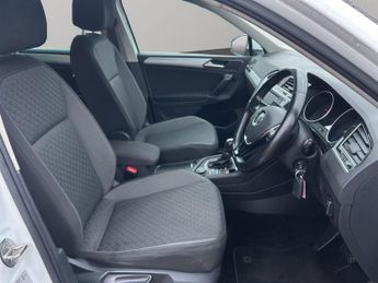 Volkswagen Tiguan 2.0 TDI BlueMotion Tech SE Navigation DSG 4Motion Euro 6 (s/s) 5