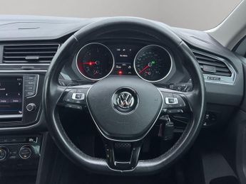 Volkswagen Tiguan 2.0 TDI BlueMotion Tech SE Navigation DSG 4Motion Euro 6 (s/s) 5