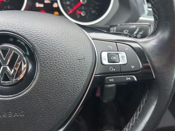 Volkswagen Tiguan 2.0 TDI BlueMotion Tech SE Navigation DSG 4Motion Euro 6 (s/s) 5