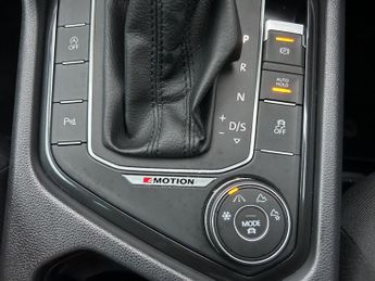 Volkswagen Tiguan 2.0 TDI BlueMotion Tech SE Navigation DSG 4Motion Euro 6 (s/s) 5