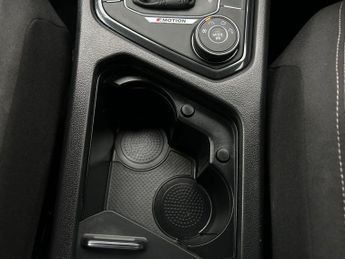 Volkswagen Tiguan 2.0 TDI BlueMotion Tech SE Navigation DSG 4Motion Euro 6 (s/s) 5