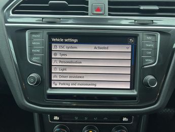 Volkswagen Tiguan 2.0 TDI BlueMotion Tech SE Navigation DSG 4Motion Euro 6 (s/s) 5