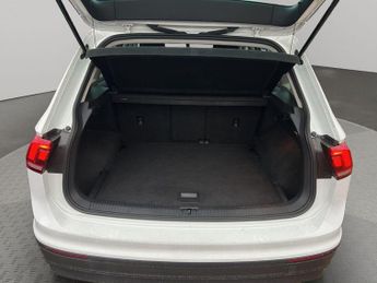 Volkswagen Tiguan 2.0 TDI BlueMotion Tech SE Navigation DSG 4Motion Euro 6 (s/s) 5
