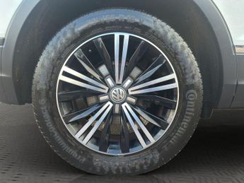 Volkswagen Tiguan 2.0 TDI BlueMotion Tech SE Navigation DSG 4Motion Euro 6 (s/s) 5