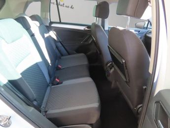 Volkswagen Tiguan 2.0 TDI BlueMotion Tech SE Navigation DSG 4Motion Euro 6 (s/s) 5