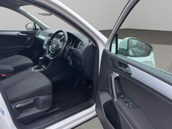 Volkswagen Tiguan 2.0 TDI BlueMotion Tech SE Navigation DSG 4Motion Euro 6 (s/s) 5