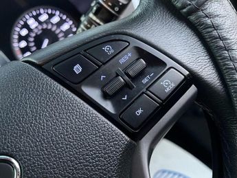 Hyundai TUCSON 1.7 CRDi Blue Drive Premium SUV 5dr Diesel DCT Euro 6 (s/s) (141