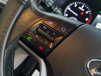 Hyundai TUCSON 1.7 CRDi Blue Drive Premium SUV 5dr Diesel DCT Euro 6 (s/s) (141