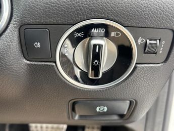 Mercedes-Benz SLK 1.8 SLK200 Convertible 2dr Petrol G-Tronic+ Euro 5 (s/s) (184 ps