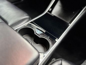 Tesla Model 3 Standard Range Plus Auto RWD 4dr
