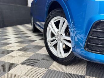 Audi Q3 2.0 TDI S line S Tronic quattro Euro 6 (s/s) 5dr (Nav)