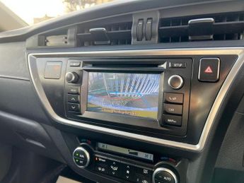 Toyota Auris 1.8 VVT-h Excel Touring Sports CVT Euro 5 (s/s) 5dr