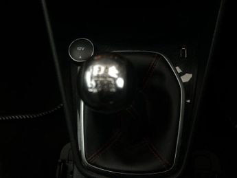 Ford Fiesta 1.0T EcoBoost ST-Line Euro 6 (s/s) 5dr