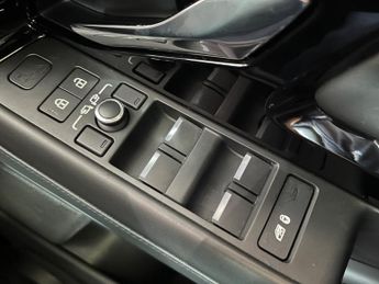 Land Rover Range Rover Evoque 2.0 D200 R-DYNAMIC HSE MHEV