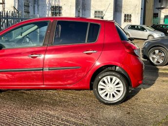 Renault Clio 1.2 I-Music Euro 5 5dr