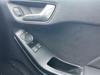 Ford Fiesta 1.0T EcoBoost Titanium Euro 6 (s/s) 5dr