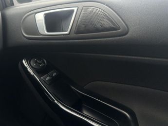 Ford Fiesta 1.0T EcoBoost Titanium Euro 6 (s/s) 5dr
