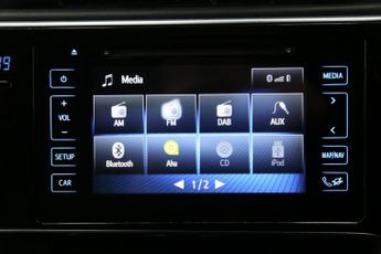 Toyota Auris 1.8 VVT-h Design CVT Euro 6 (s/s) 5dr