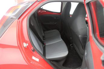 Toyota Aygo 1.0 VVT-i x-plore x-shift Euro 6 5dr