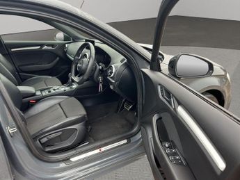 Audi A3 1.5 TFSI CoD 35 Black Edition Sportback S Tronic Euro 6 (s/s) 5d