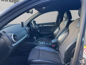 Audi A3 1.5 TFSI CoD 35 Black Edition Sportback S Tronic Euro 6 (s/s) 5d