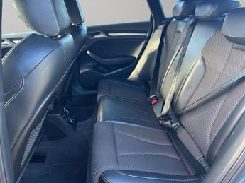 Audi A3 1.5 TFSI CoD 35 Black Edition Sportback S Tronic Euro 6 (s/s) 5d