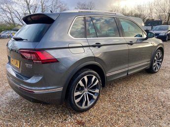 Volkswagen Tiguan 2.0 TDI BlueMotion Tech R-Line DSG 4Motion Euro 6 (s/s) 5dr