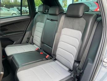 Volkswagen Tiguan 2.0 TDI BlueMotion Tech R-Line DSG 4Motion Euro 6 (s/s) 5dr