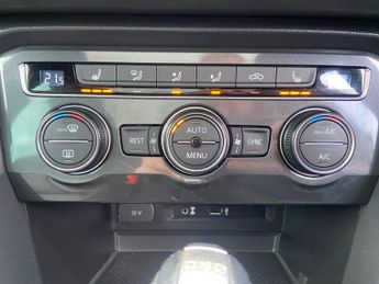 Volkswagen Tiguan 2.0 TDI BlueMotion Tech R-Line DSG 4Motion Euro 6 (s/s) 5dr