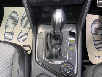 Volkswagen Tiguan 2.0 TDI BlueMotion Tech R-Line DSG 4Motion Euro 6 (s/s) 5dr