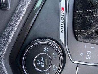 Volkswagen Tiguan 2.0 TDI BlueMotion Tech R-Line DSG 4Motion Euro 6 (s/s) 5dr