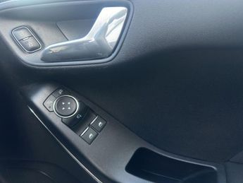 Ford Fiesta 1.0T EcoBoost Titanium Euro 6 (s/s) 3dr