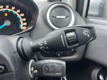 Ford Fiesta 1.0T EcoBoost Titanium Euro 6 (s/s) 5dr