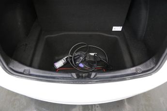 Tesla Model 3 Standard Range Plus Auto RWD 4dr