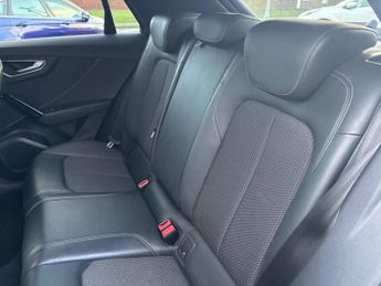 Audi Q2 TFSI S LINE BLACK EDITION