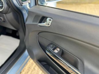 Vauxhall Corsa DESIGN 16V