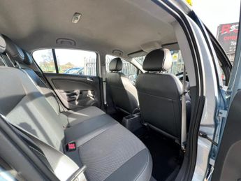 Vauxhall Corsa DESIGN 16V
