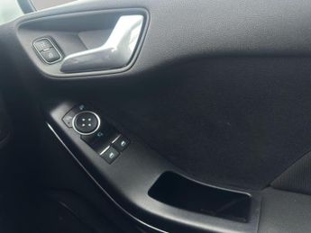 Ford Fiesta 1.0T EcoBoost Titanium Euro 6 (s/s) 5dr