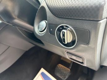 Mercedes-Benz A Class 1.5 A180d Sport (Premium) 7G-DCT Euro 6 (s/s) 5dr