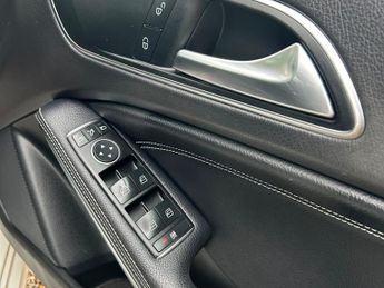 Mercedes-Benz A Class 1.5 A180d Sport (Premium) 7G-DCT Euro 6 (s/s) 5dr