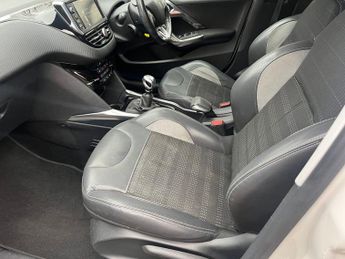 Peugeot 2008 1.6 E-HDI ALLURE FAP ALLURE 6 SPEED MANUAL.