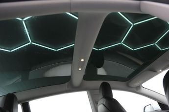 Tesla Model 3 Standard Range Plus Auto RWD 4dr