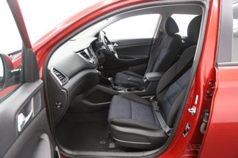 Hyundai TUCSON 2.0 CRDi SE Nav Auto 4WD Euro 6 5dr