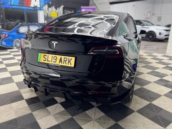 Tesla Model 3 Standard Range Plus Auto RWD 4dr