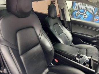 Tesla Model 3 Standard Range Plus Auto RWD 4dr