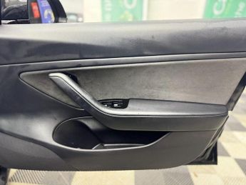 Tesla Model 3 Standard Range Plus Auto RWD 4dr