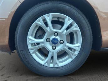 Ford B-Max 1.6 Zetec Powershift Euro 5 5dr